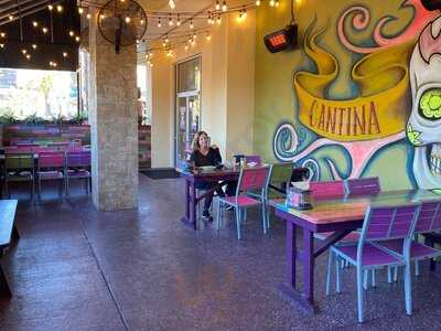 Cantina Louie