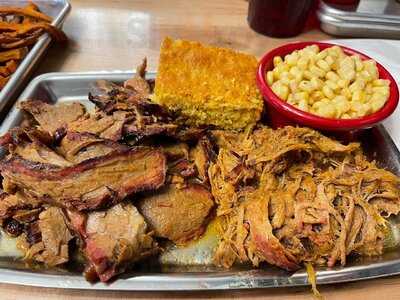 Redd's Smokehouse BBQ - Mechanicsburg, Mechanicsburg