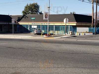 Freckles Kitchen & Tavern