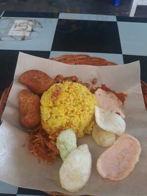 Nasi Kuning Pasundan