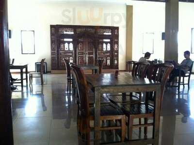 Resto & Cafe Taman Singosari