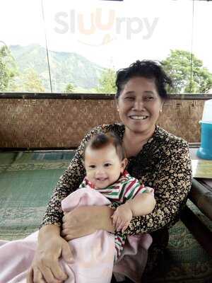 Pondok Makan Lereng Merbabu