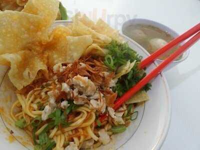 Bakso Bakwan Malang Dan Cwie Mie Hot