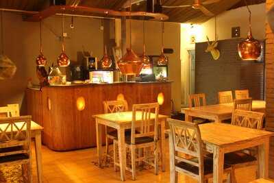 Renzo Cafe And Resto