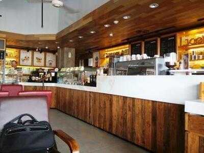 J.Co Donuts & Coffee - Central Park