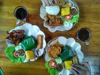 Rm. Khas Sunda Lembang Nikmat menu