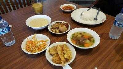 Nglaras Rasa Restoran