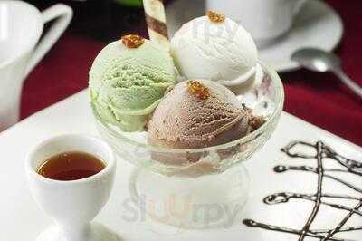 Es Puter & Es Krim Brasil