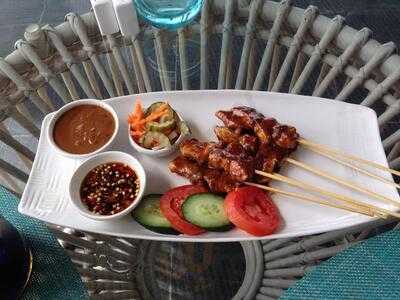Botol Biru Bar And Grill