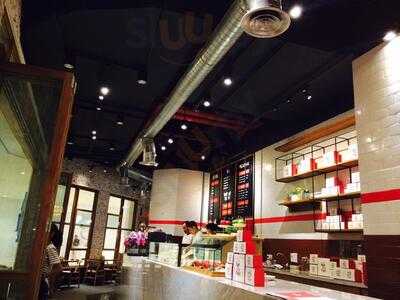 Nomz Kitchen & Pastry