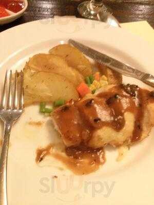 Beranda Kitchen, Coffee and Terrace Lounge