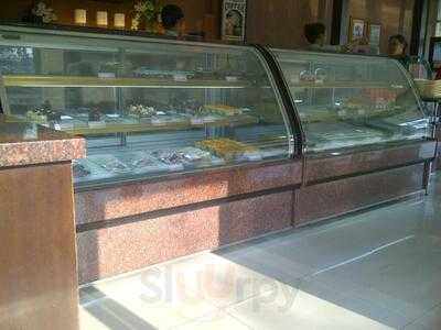 Bon Ami Bakery Manyar Kertoarjo