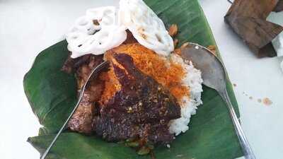 Warung Nasi Punel Hj. Lin