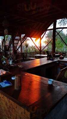 Maryan Moyo Bar & Restaurant menu