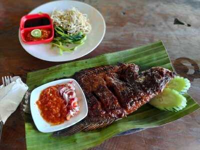 Warung Mina Candidasa