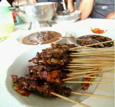 Sate & Gule H. Etom