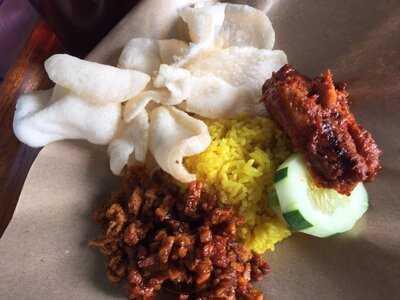 Nasi Kuning Bu Tuti