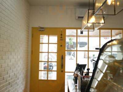 Haloa Coffee & Eatery