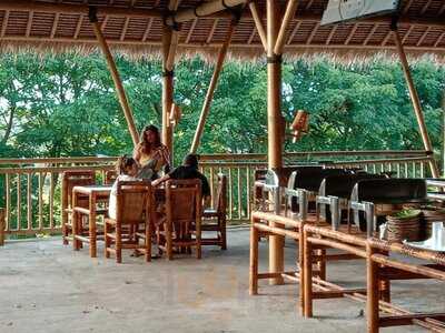 Malacca Hill Lounge, Resto and Bar