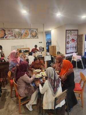 Tuna's Eatery Coffe N Space menu