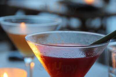 The Junction Bar And Grill