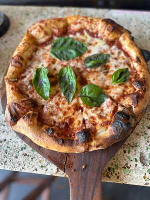 Italo Pizza Cafe & Mart