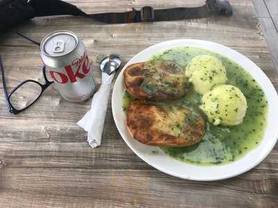 Sainsy's Pie And Mash