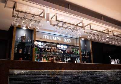 Triumph Bar