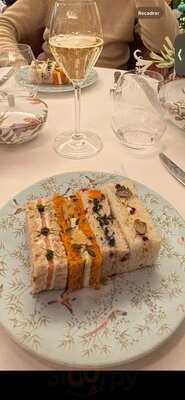 Afternoon Tea At The Carlton Tower Jumeirah