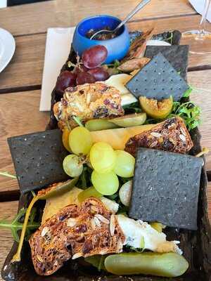 The Rows & Vine Restaurant, Ridgeview Wine Estate