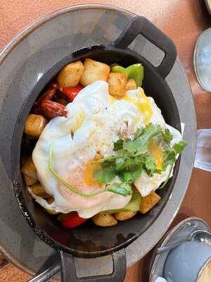 Islas Restaurant & Bar