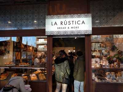 La Rústica, Bread And More