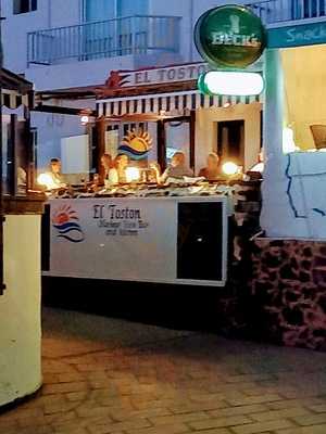 ​el Toston Harbour View Bar & Kitchen