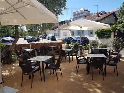 Restaurante El Mesón Del Río.