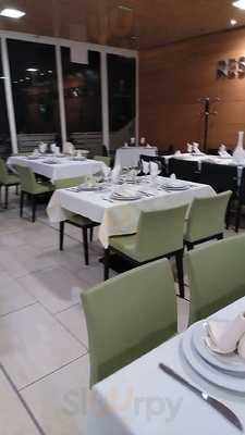 Restaurante René René