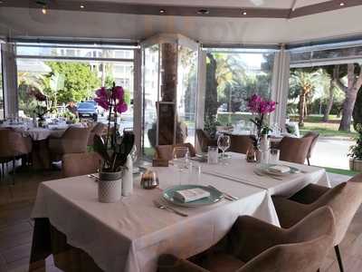 Restaurante La Rive Wining And Dining