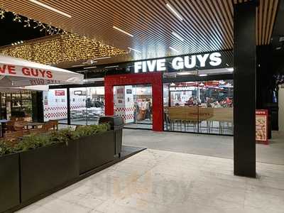 Five Guys Caleido