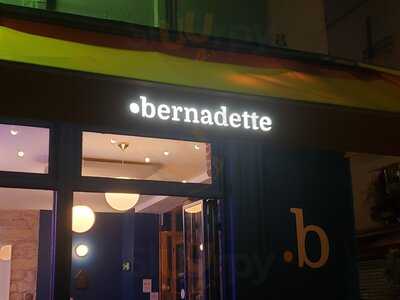 Bernadette, Paris