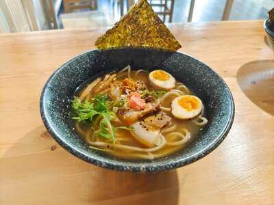 Hokane Ramen, Tours