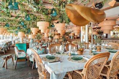 Gina's, Saint-Tropez