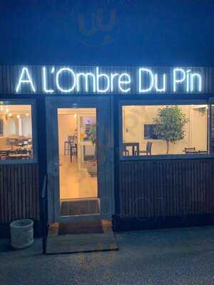 A L'ombre Du Pin