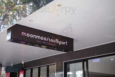 Moonmoo/southport Thai Restaurant