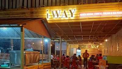 Iway Restaurant And Lounge