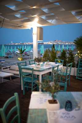 Baia Lounge & Fish Bar