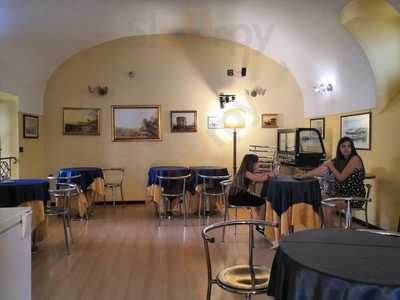 Bar Centrale, Bacoli