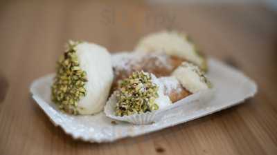 Cannolia, Il Cannolo Caldo N.1 In Sicilia, Marina di Ragusa