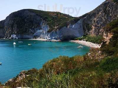 Frontone Village, Ponza