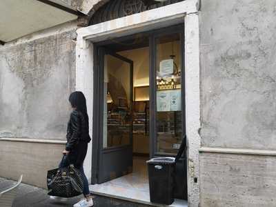 Oltre Pandolce Boulangerie Cafè, Massa