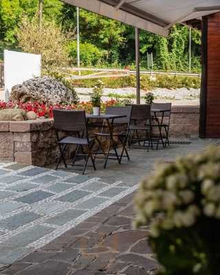 Oasi Garden Cafe & Bistrot, Borgo Ticino