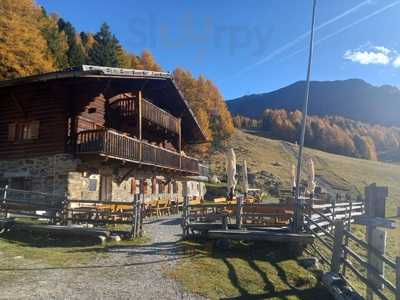 Tarscher Alm Hutte, Laces